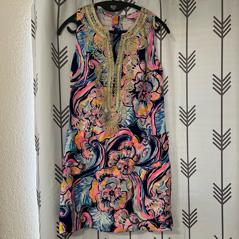 Beautiful shift dress! No fading, gorgeous colors!